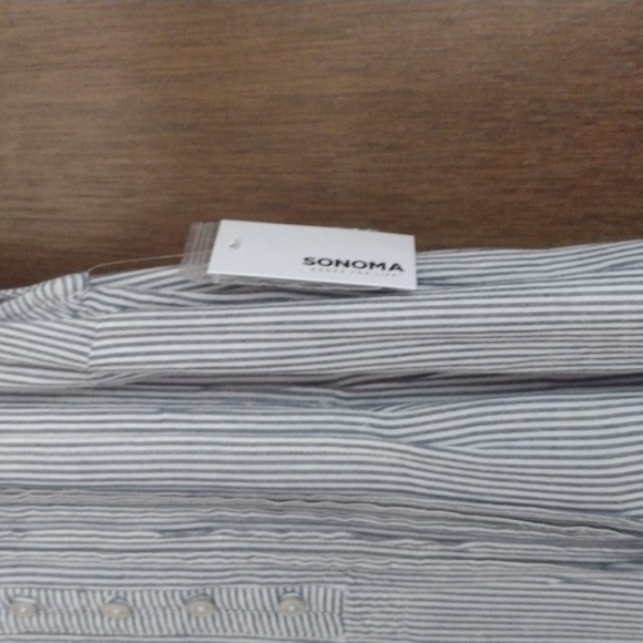 Dress - Picture 3 of 4